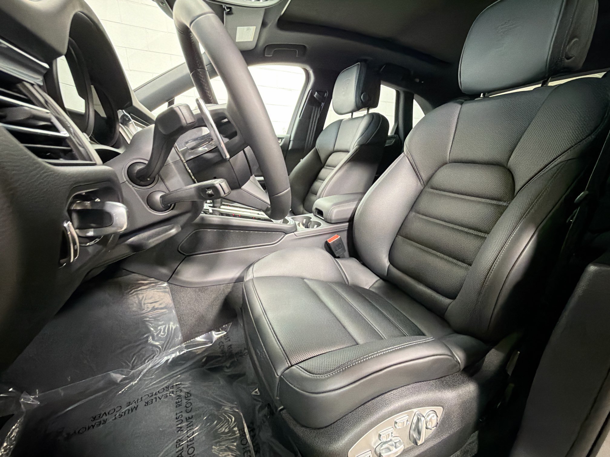 Certified 2026 Porsche Macan S AWD/4WD image 5