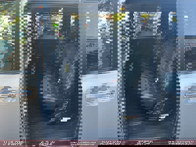 Used 2015 Toyota Sienna SE w/ SE Preferred Package FWD image 22