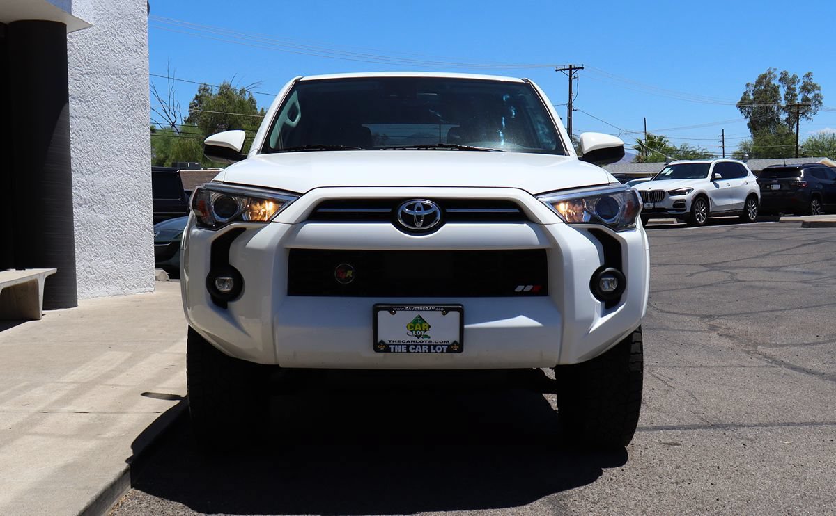 Used 2022 Toyota 4Runner SR5 AWD/4WD image 16