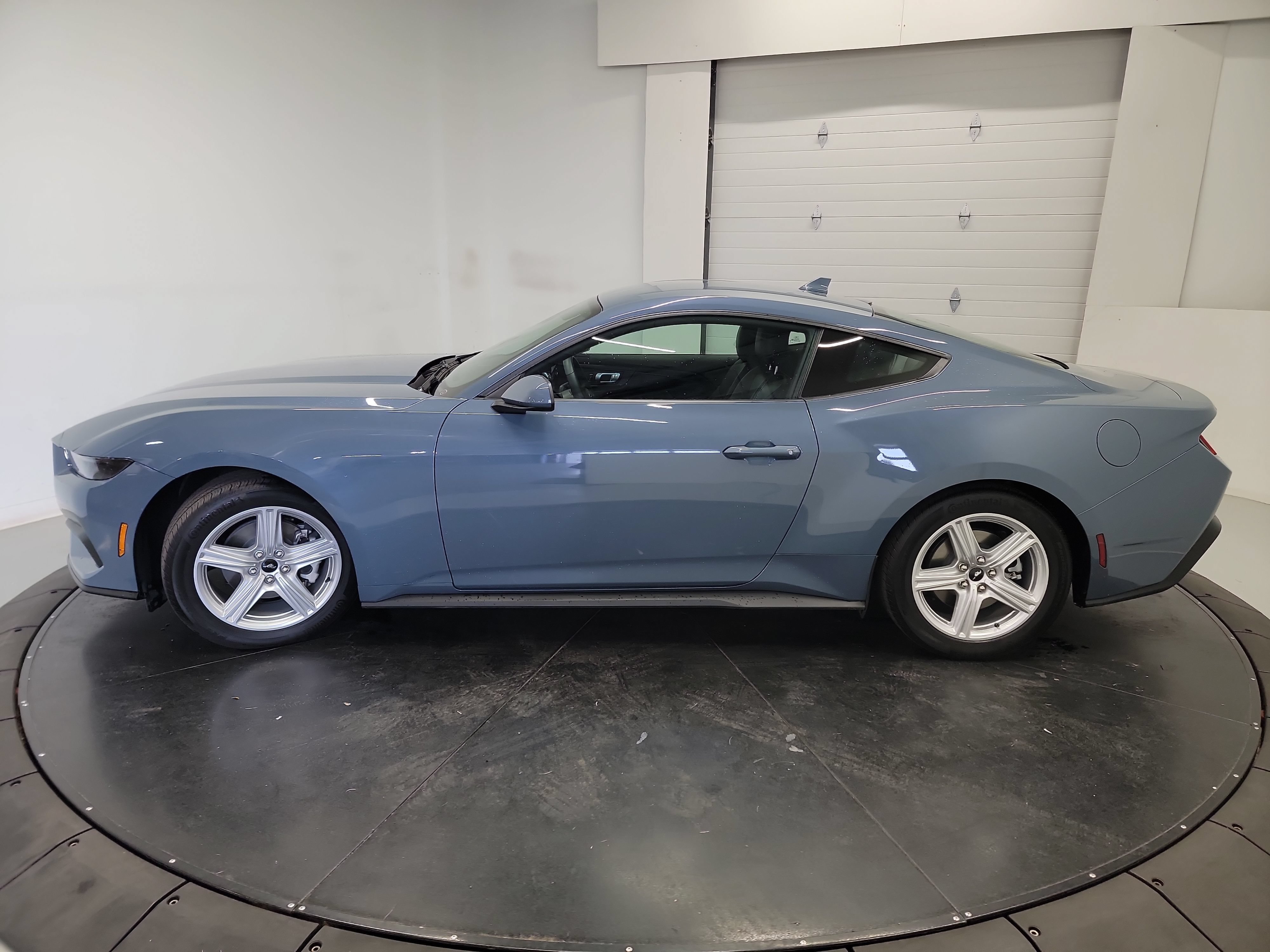 Used 2026 Ford Mustang Premium RWD image 4