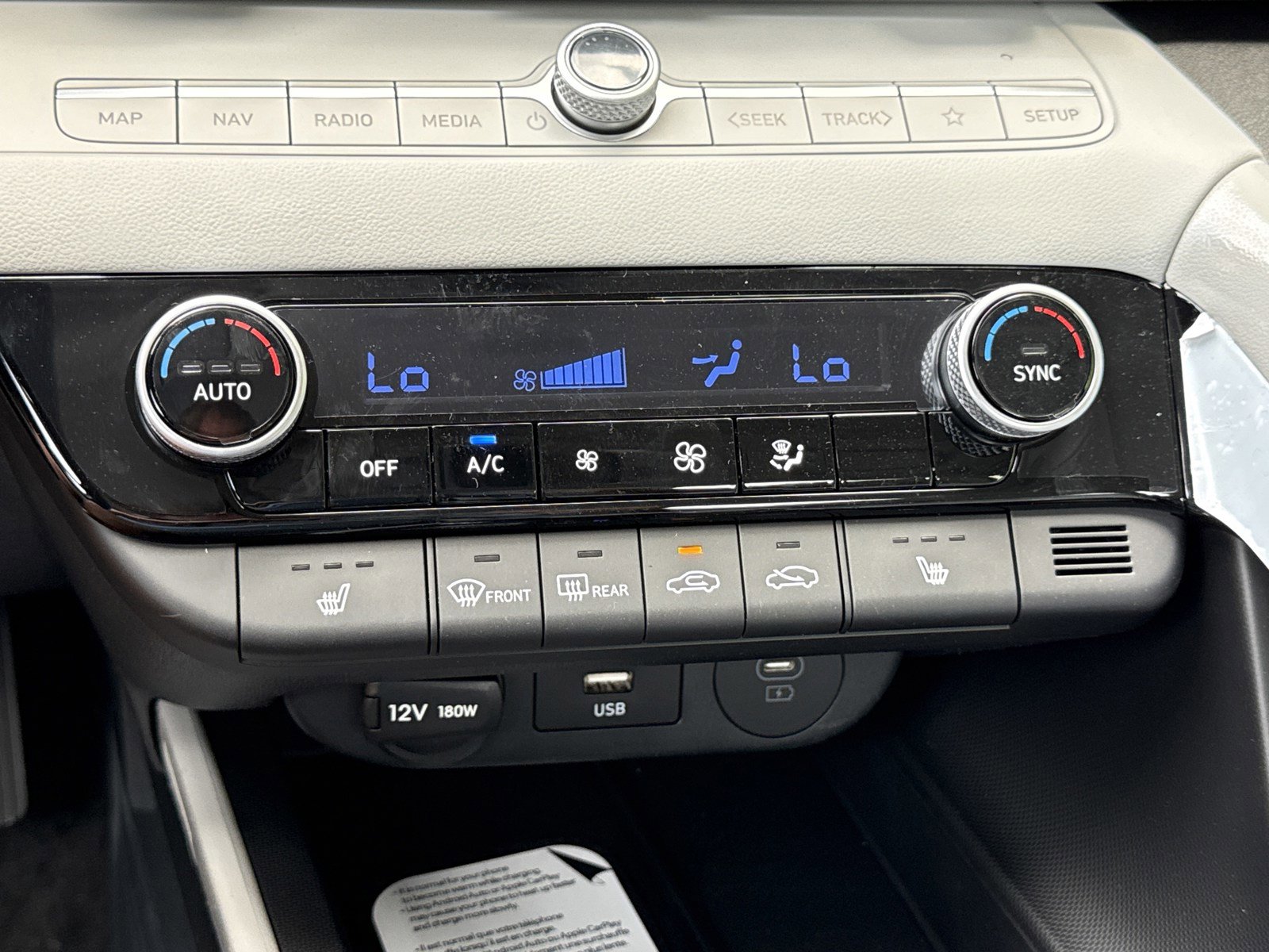 New 2026 Hyundai Elantra Limited FWD image 25