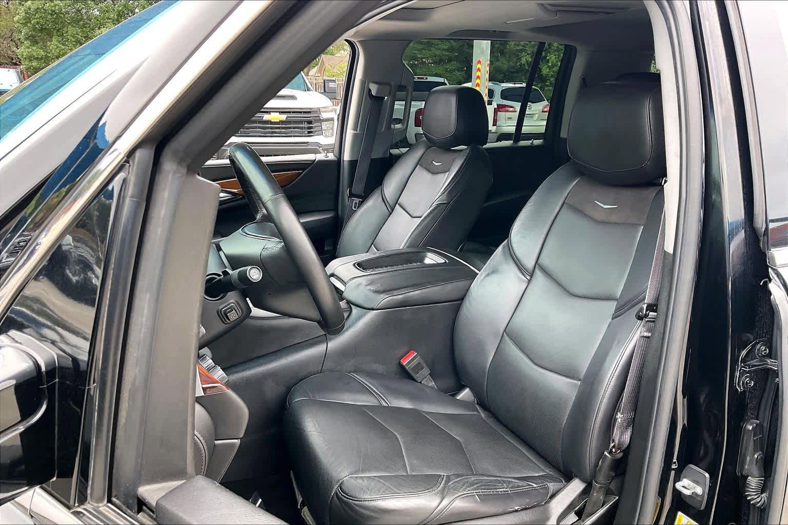 Used 2016 Cadillac Escalade ESV Premium AWD/4WD image 8