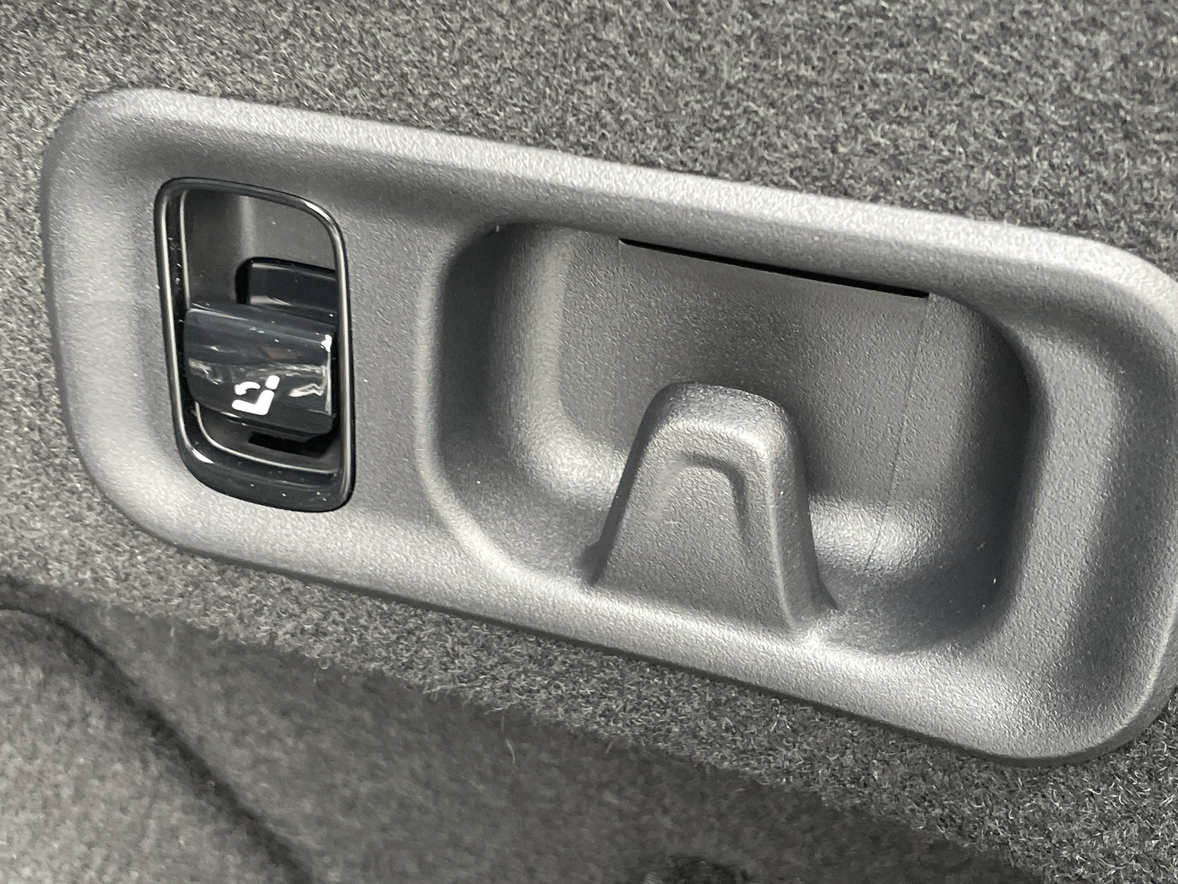 New 2026 Mercedes-Benz E 53 AMG e 4MATIC Sedan image 11