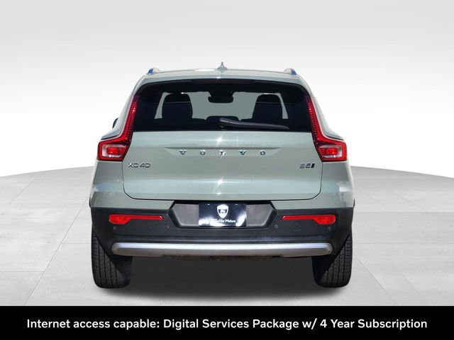 Certified 2023 Volvo XC40 B5 Plus w/ Driver Assist Package AWD/4WD image 8