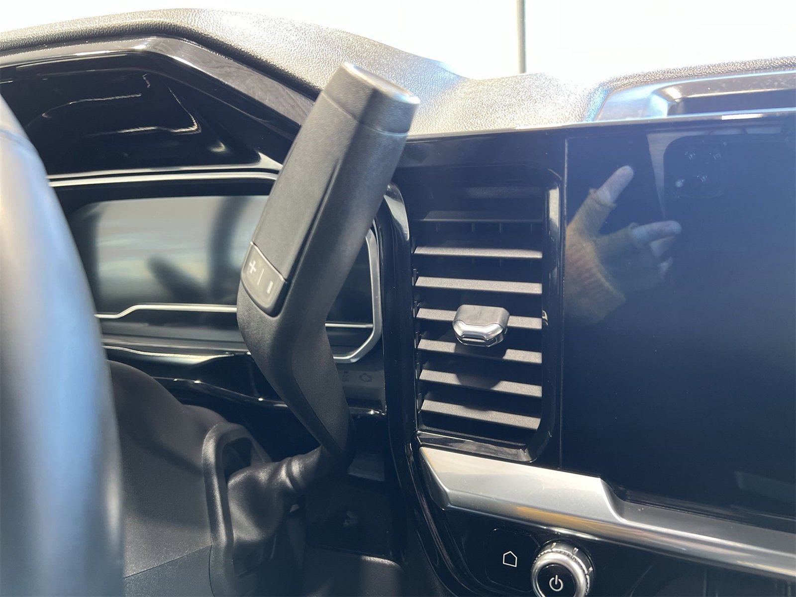 Used 2024 GMC Sierra 1500 Elevation image 20