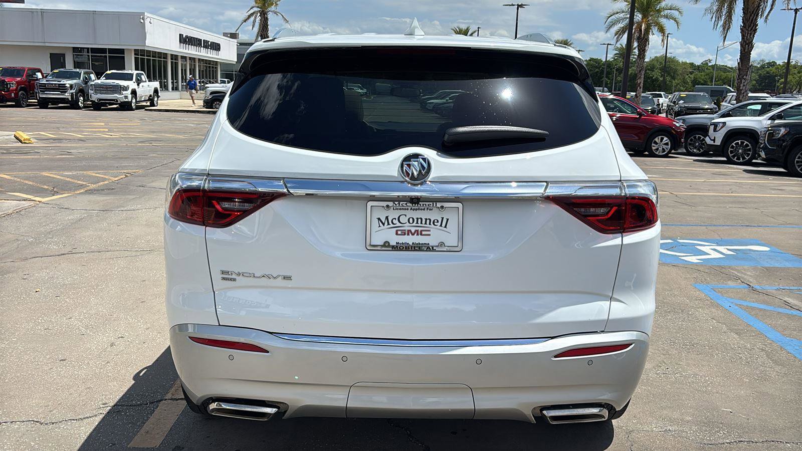 Certified 2023 Buick Enclave Essence w/ Experience Buick Package AWD/4WD image 6