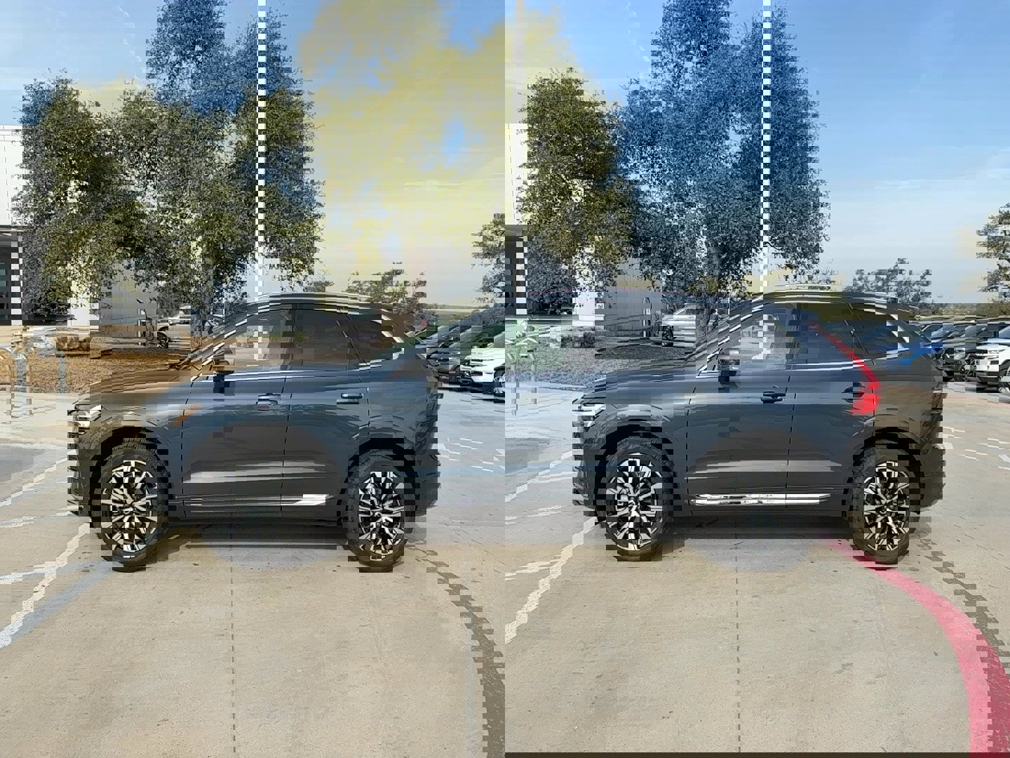 Certified 2023 Volvo XC60 B5 Plus w/ Climate Package image 3