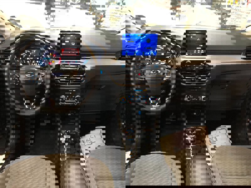 Used 2020 Ford Escape SE image 8