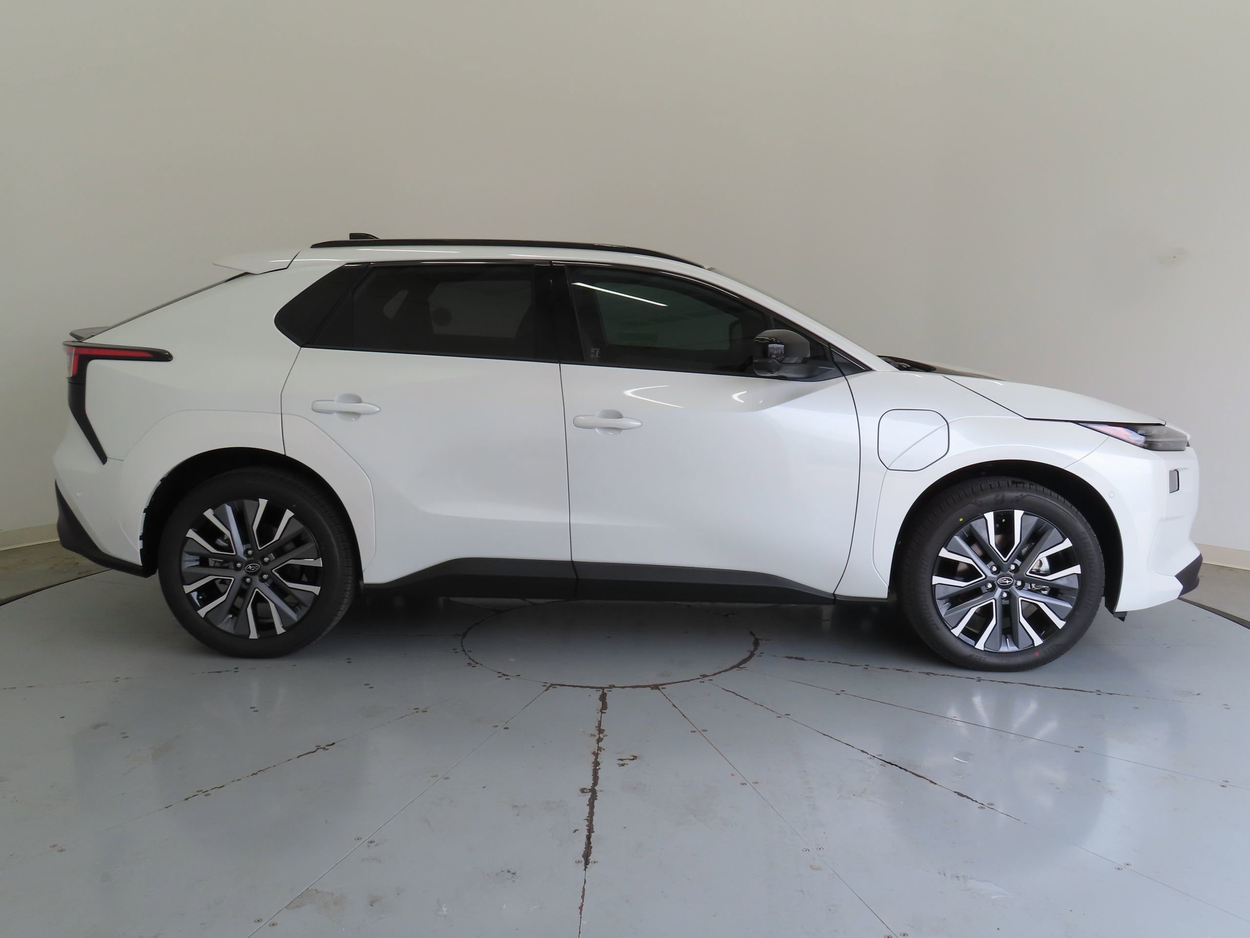 New 2026 Subaru Solterra image 2