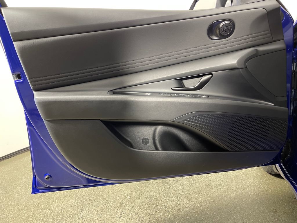 Certified 2025 Hyundai Elantra SEL FWD image 19