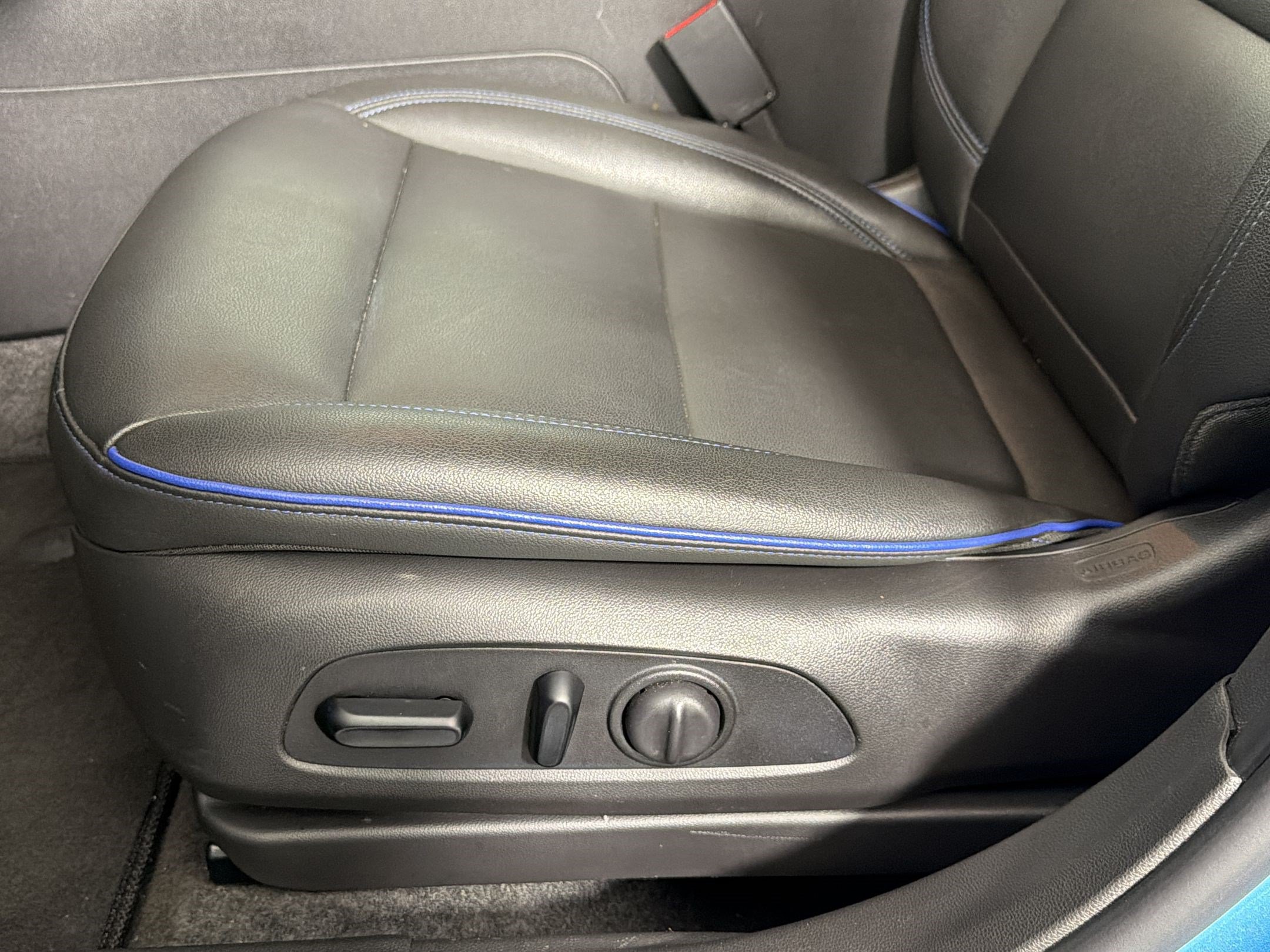 Used 2025 Buick Envista Sport Touring w/ Experience Buick Package FWD image 14