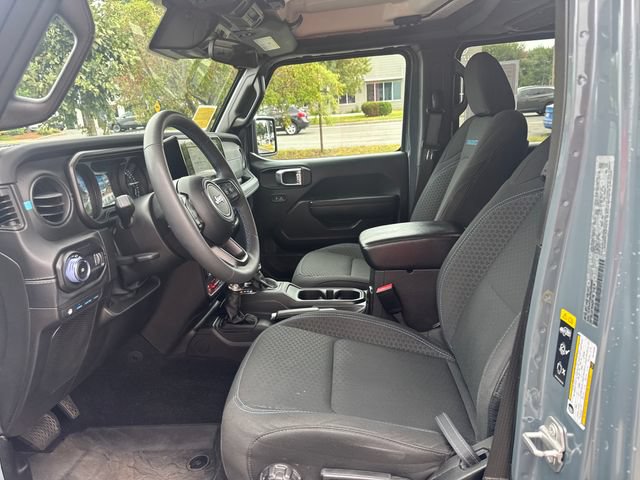 Used 2024 Jeep Wrangler Unlimited Rubicon 4xe w/ Convenience Group AWD/4WD image 14