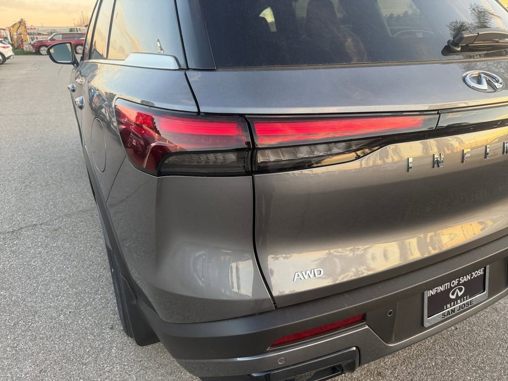 New 2025 INFINITI QX60 Luxe image 35