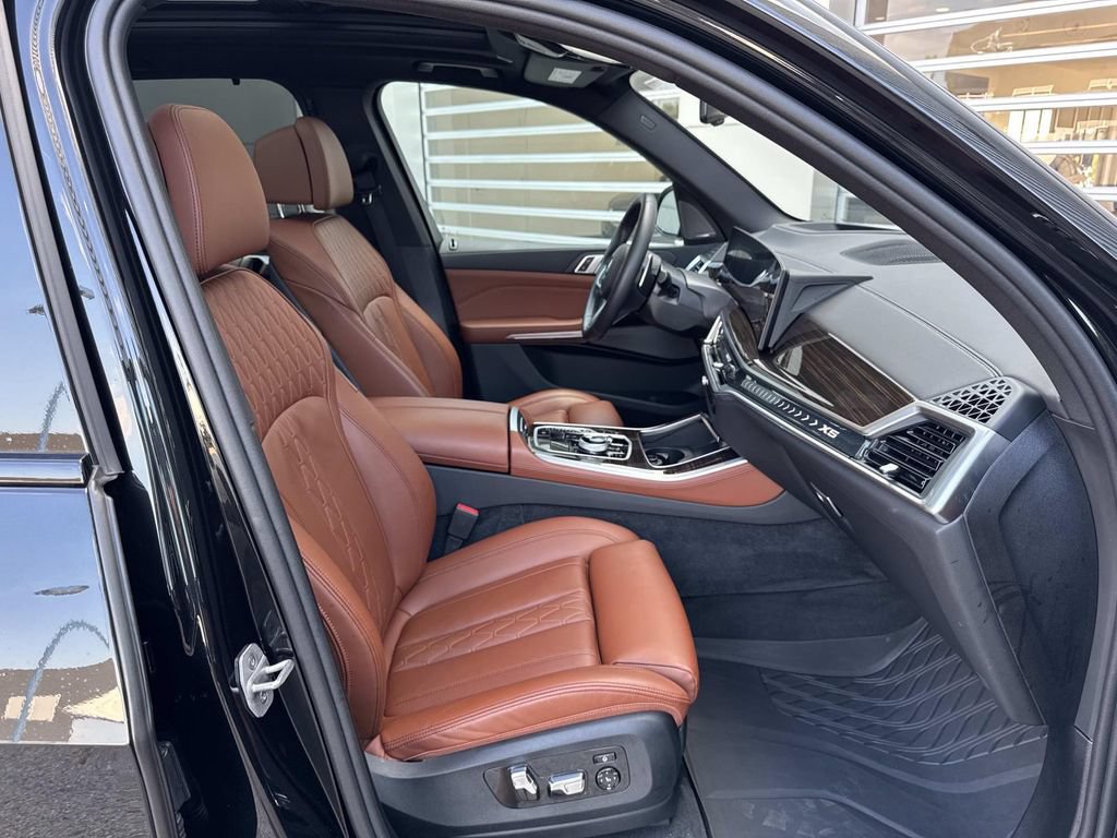 Used 2024 BMW X5 xDrive40i w/ Executive Package AWD/4WD image 8