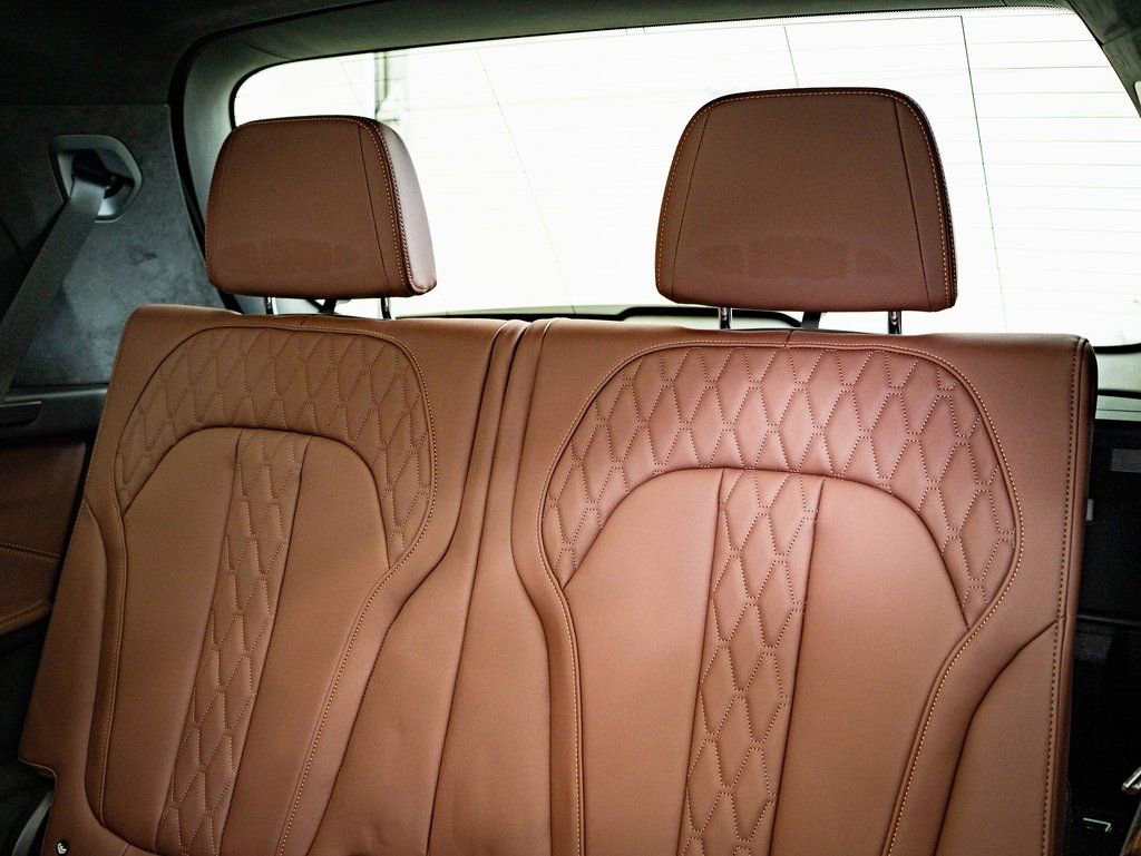 Used 2023 BMW X7 M60i w/ Executive Package AWD/4WD image 37