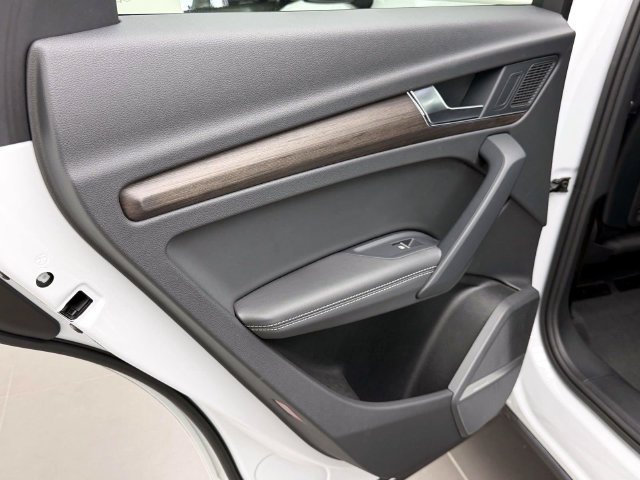 Certified 2023 Audi Q5 2.0T Premium Plus w/ Premium Plus Package AWD/4WD image 11