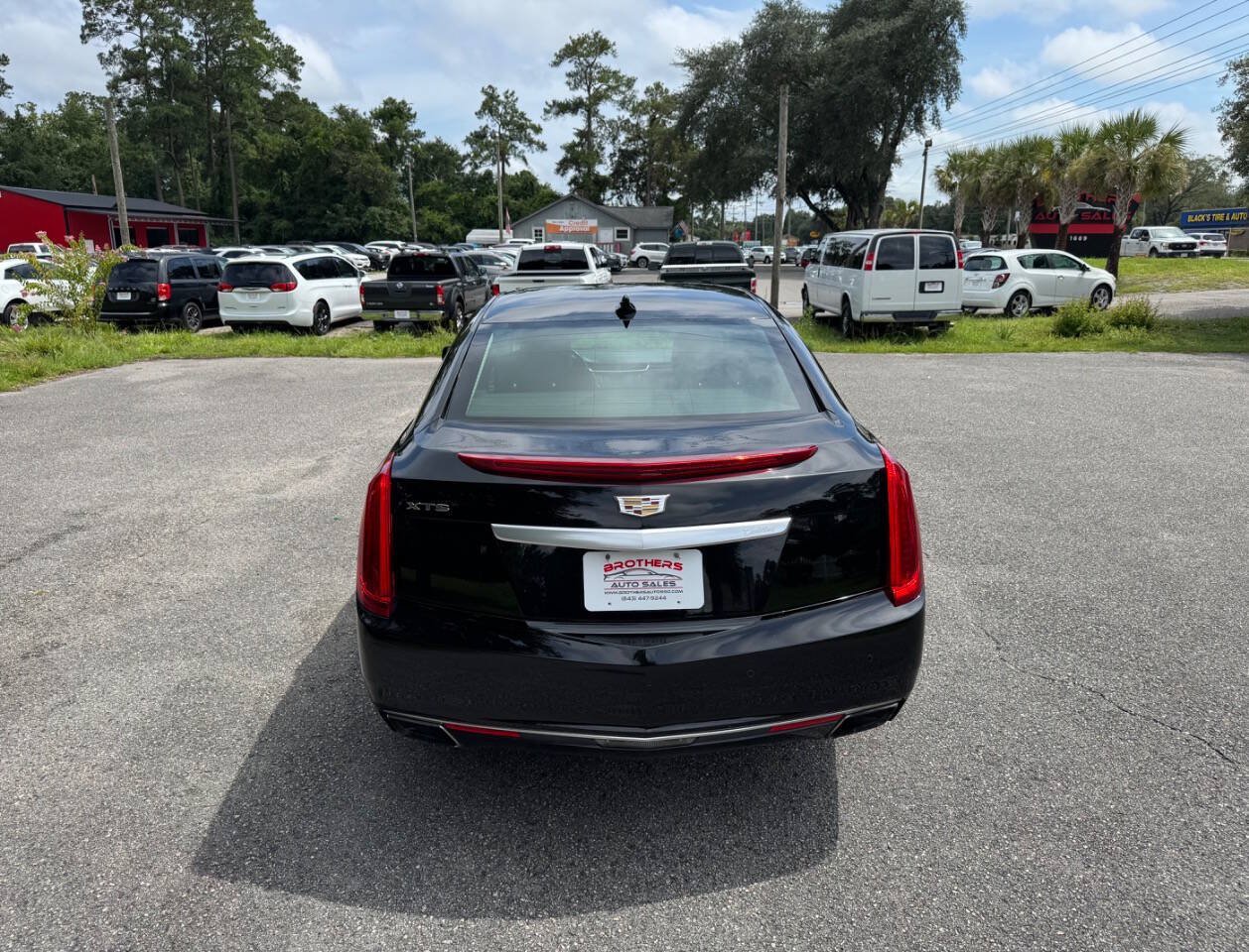 Used 2017 Cadillac XTS Luxury FWD image 5