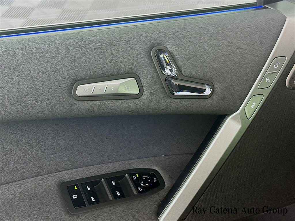 Used 2025 BMW iX M60 image 18