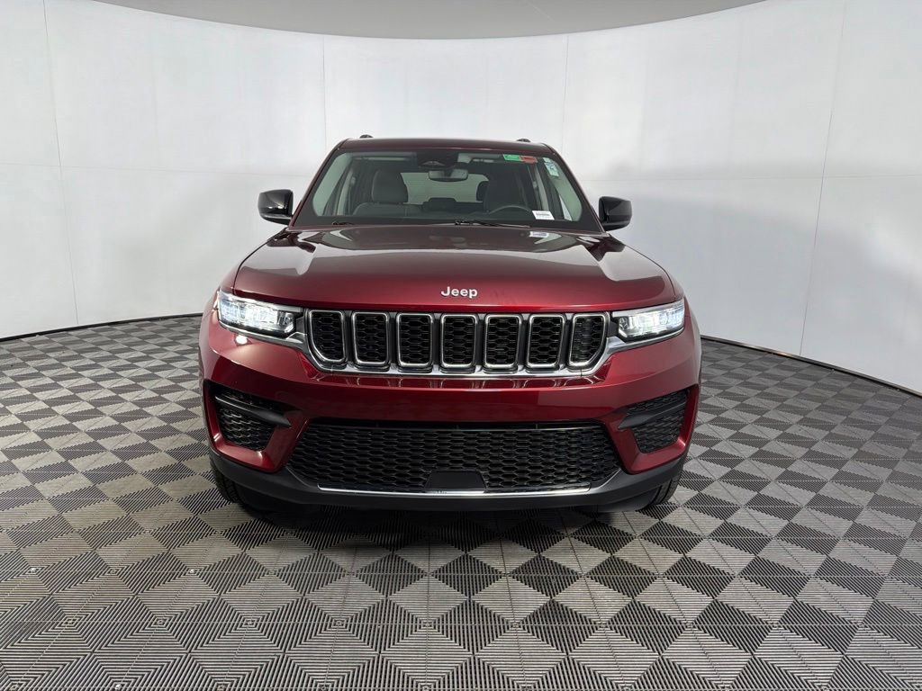 Certified 2023 Jeep Grand Cherokee Laredo w/ Luxury Tech Group I AWD/4WD image 5