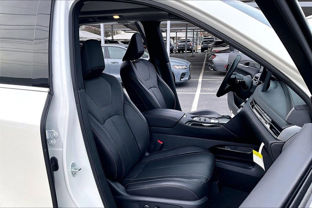 Certified 2025 INFINITI QX60 Luxe w/ Cargo Package FWD image 9