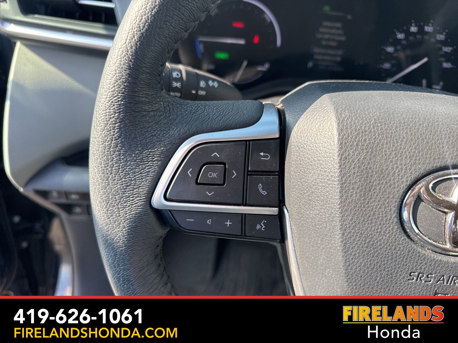 Used 2024 Toyota Sienna XLE image 19