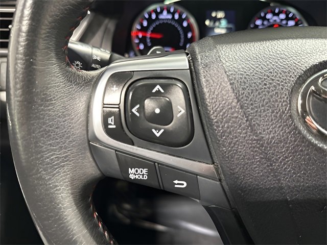 Used 2017 Toyota Camry SE image 18