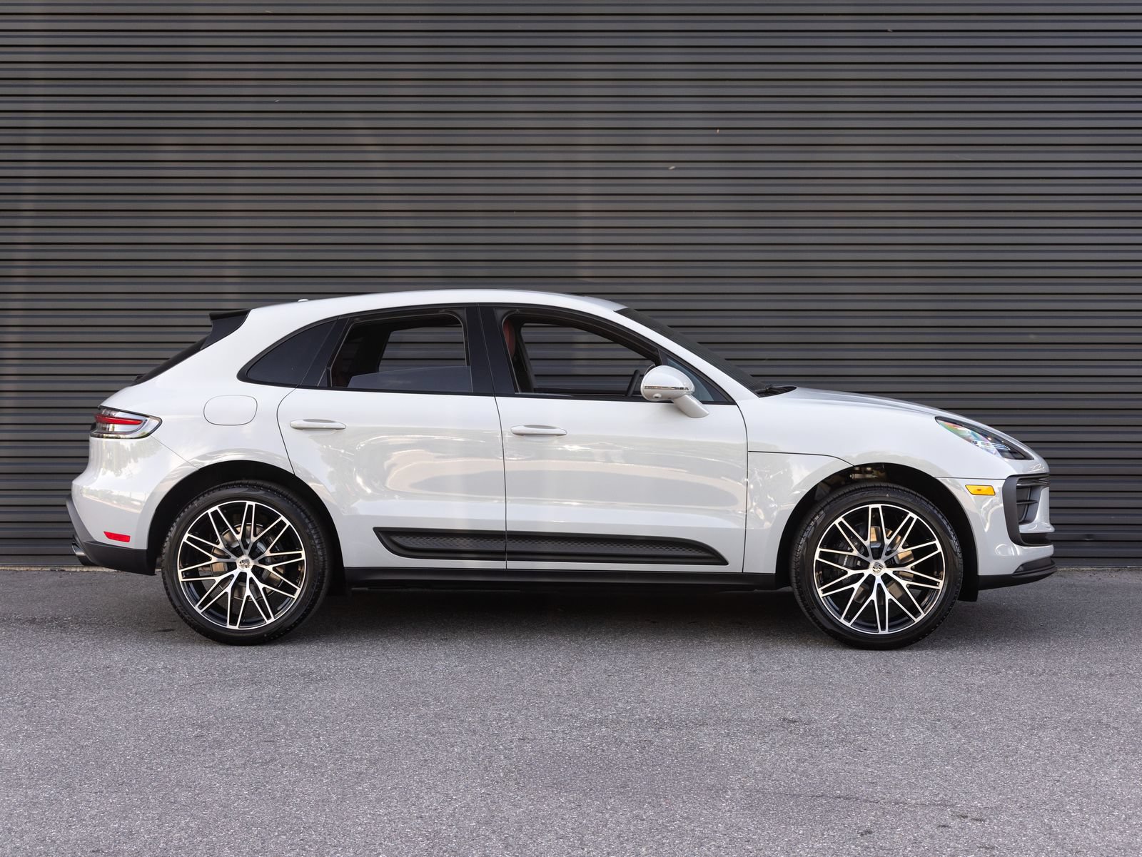 New 2026 Porsche Macan AWD/4WD image 8