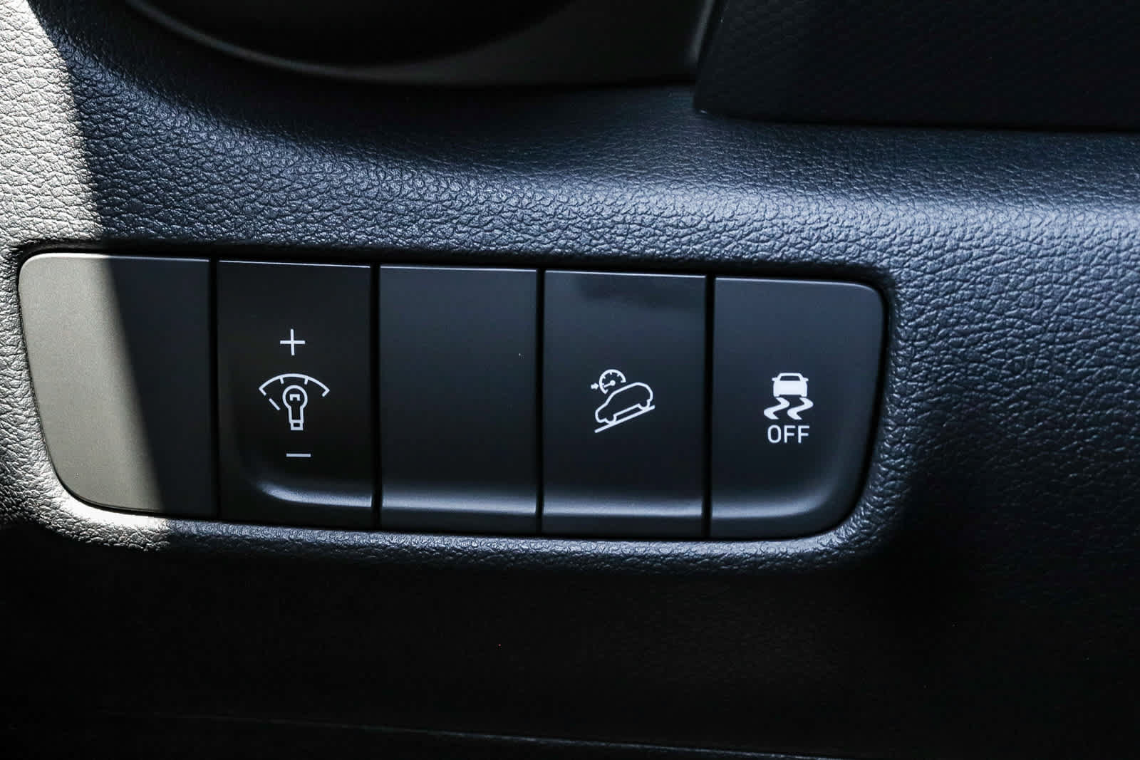 Used 2023 Hyundai Kona SEL w/ Cargo Package FWD image 31