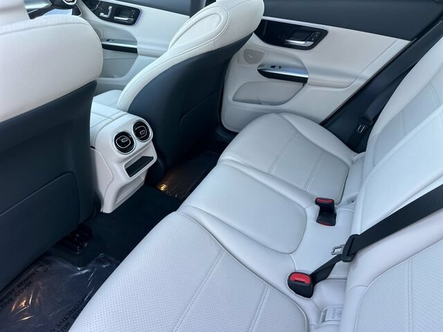 Certified 2026 Mercedes-Benz GLC 300 4MATIC image 13
