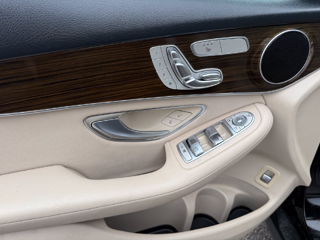 Used 2019 Mercedes-Benz GLC 300 image 28