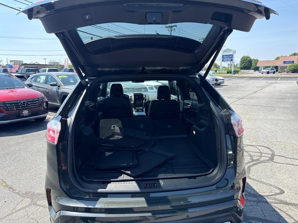 Used 2022 Ford Edge ST w/ Equipment Group 401A AWD/4WD image 13