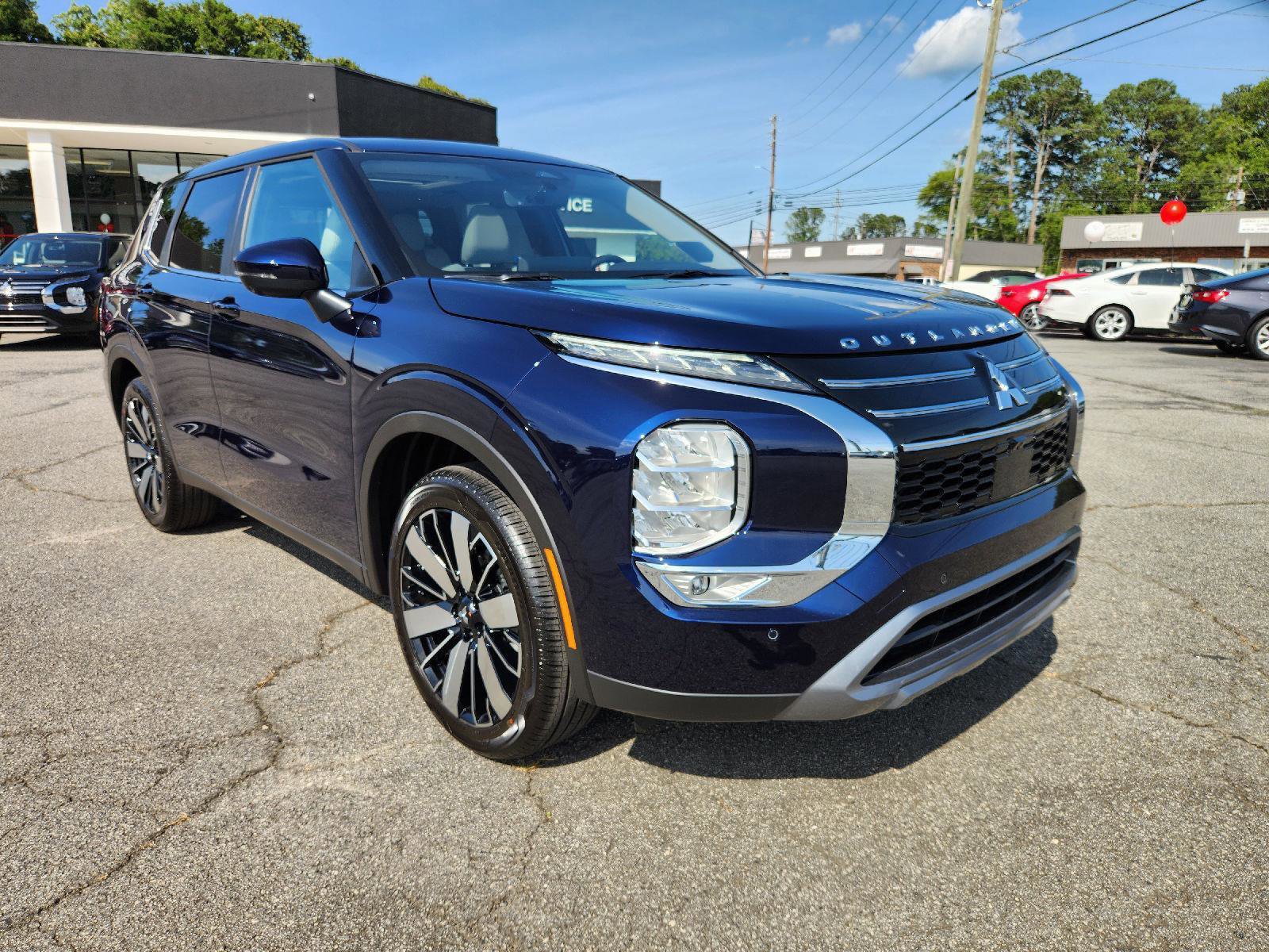 New 2025 Mitsubishi Outlander SE