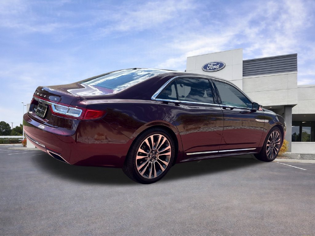 Used 2017 Lincoln Continental Select w/ Climate Package AWD/4WD image 8