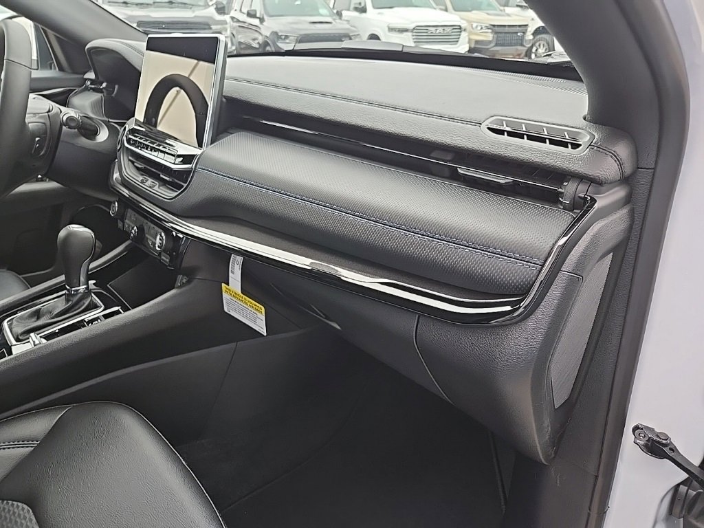 Used 2026 Jeep Compass Latitude image 68