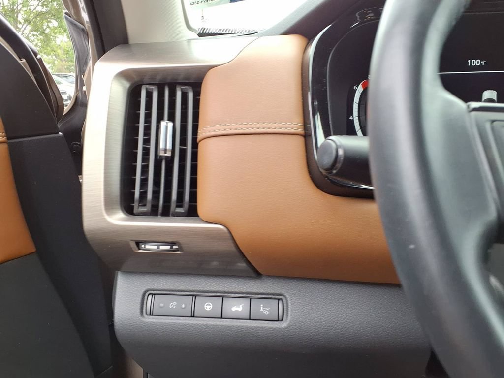 Used 2023 Nissan Pathfinder Platinum w/ Cargo Package AWD/4WD image 15