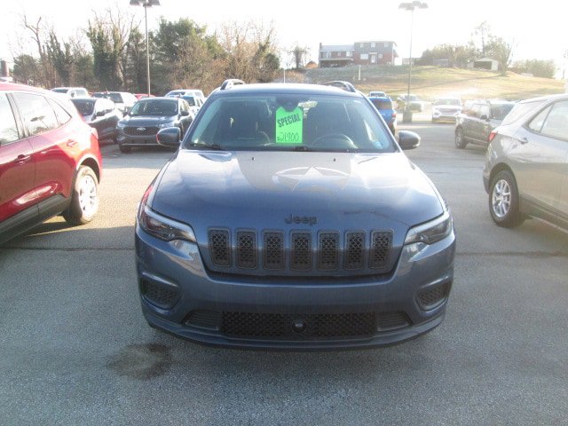 Used 2021 Jeep Cherokee Latitude AWD/4WD image 3