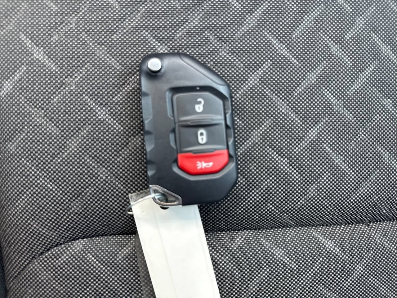 Used 2026 Jeep Gladiator Mojave AWD/4WD image 24
