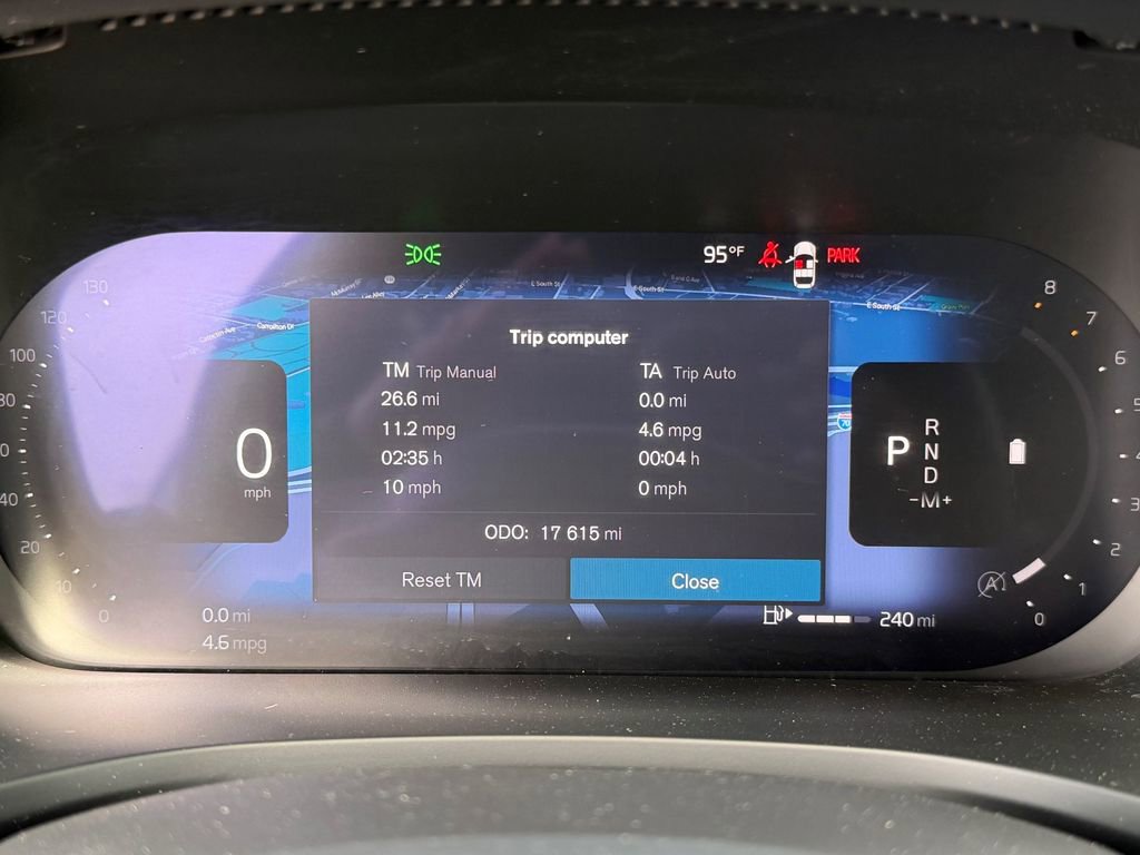 Certified 2025 Volvo V60 B5 Cross Country Plus AWD/4WD image 34