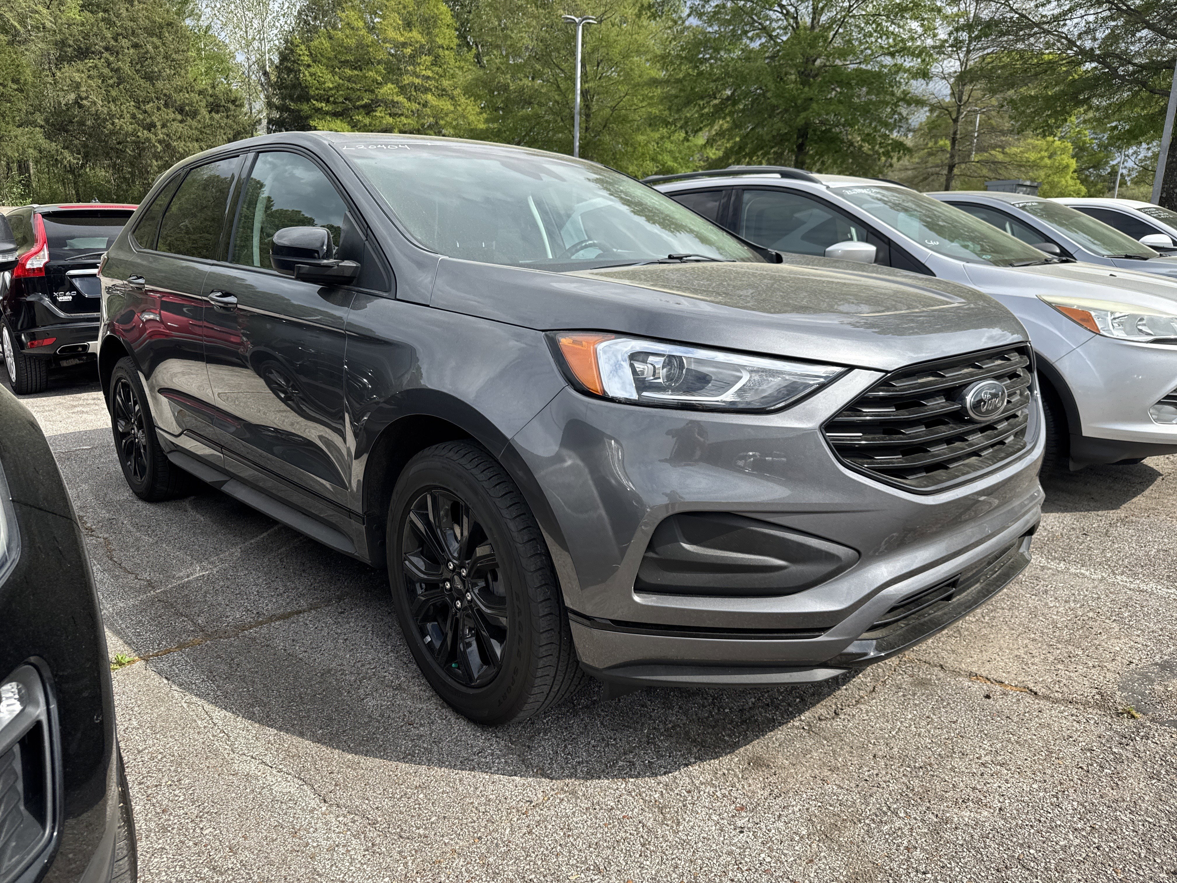 Used 2022 Ford Edge SE w/ Black Appearance Package image 1