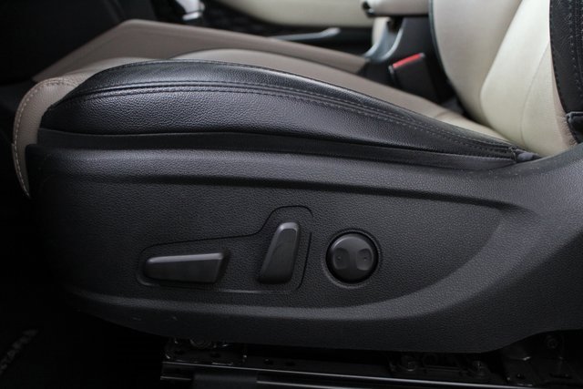 Used 2019 Hyundai Santa Fe Limited w/ Cargo Package image 14