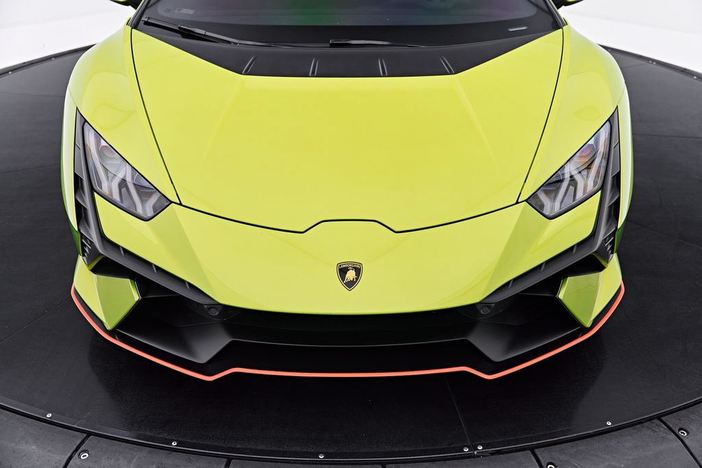 Used 2023 Lamborghini Huracan Tecnica RWD image 19