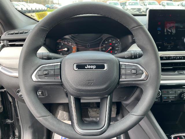 Used 2023 Jeep Compass Limited image 11