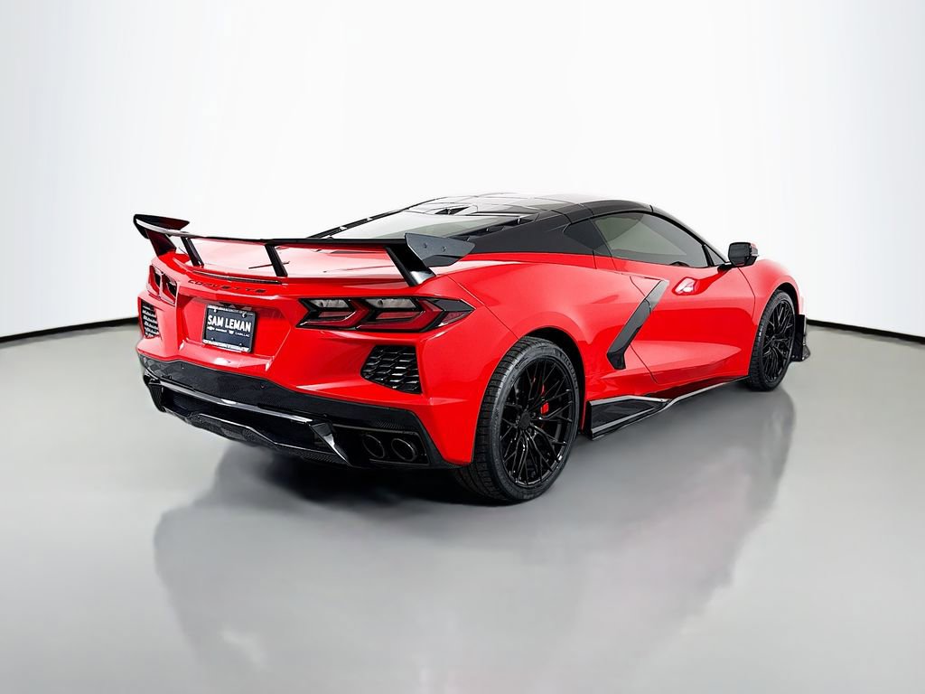 Used 2024 Chevrolet Corvette Stingray Premium Cpe w/ Z51 Performance Package image 7