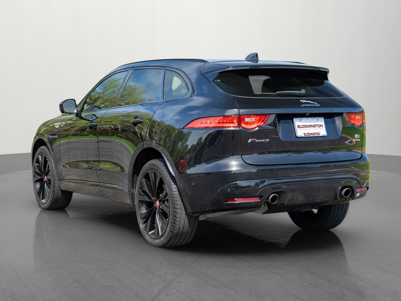 Used 2019 Jaguar F-PACE S AWD/4WD image 5