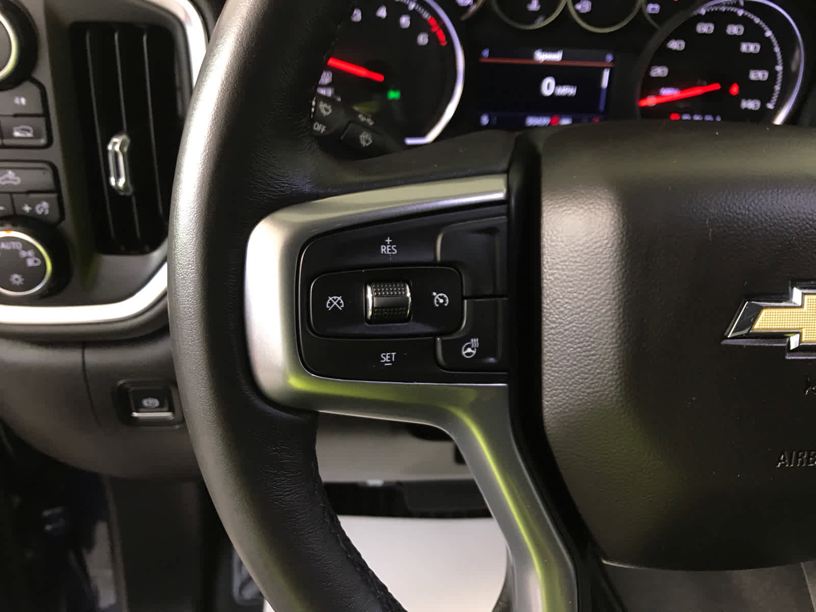 Used 2022 Chevrolet Silverado 1500 LT image 33