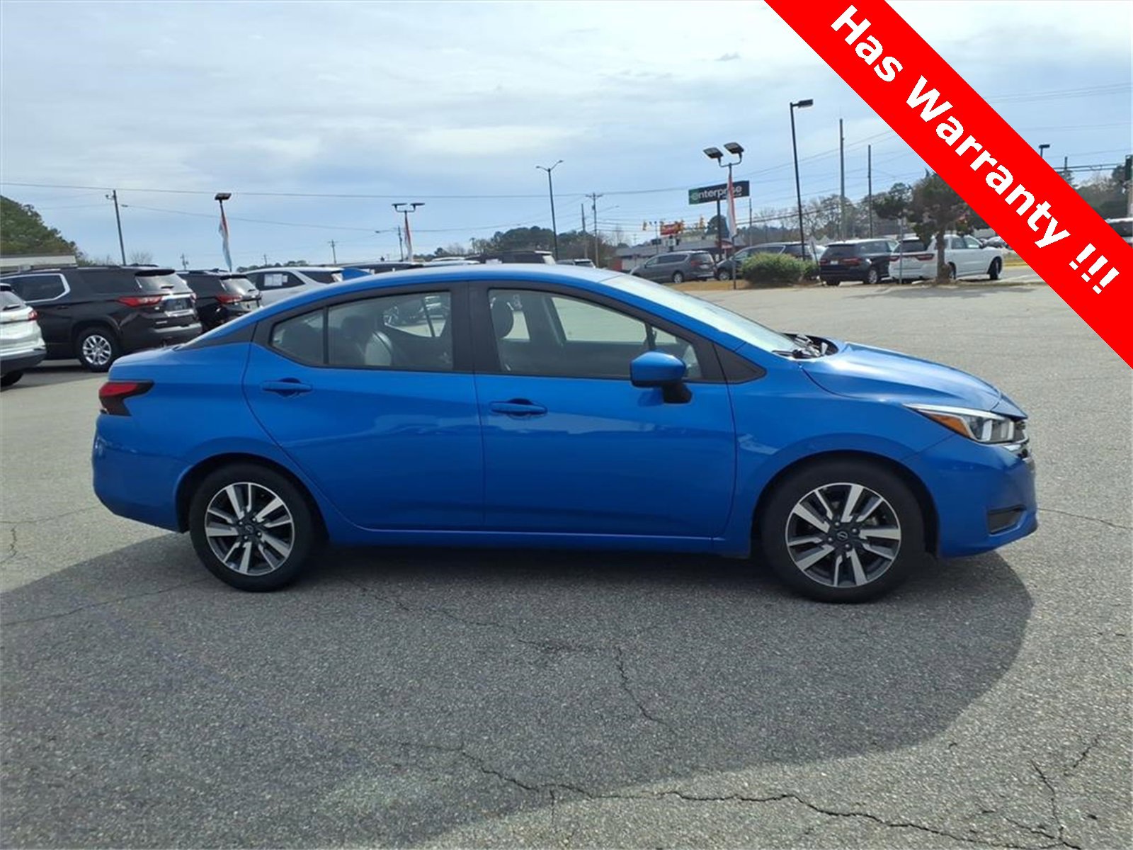 Used 2023 Nissan Versa SV image 6