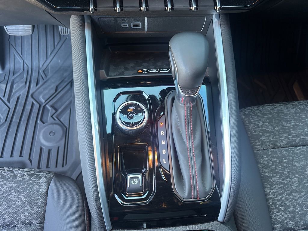 Used 2025 Chevrolet Colorado Z71 w/ Technology Package image 40