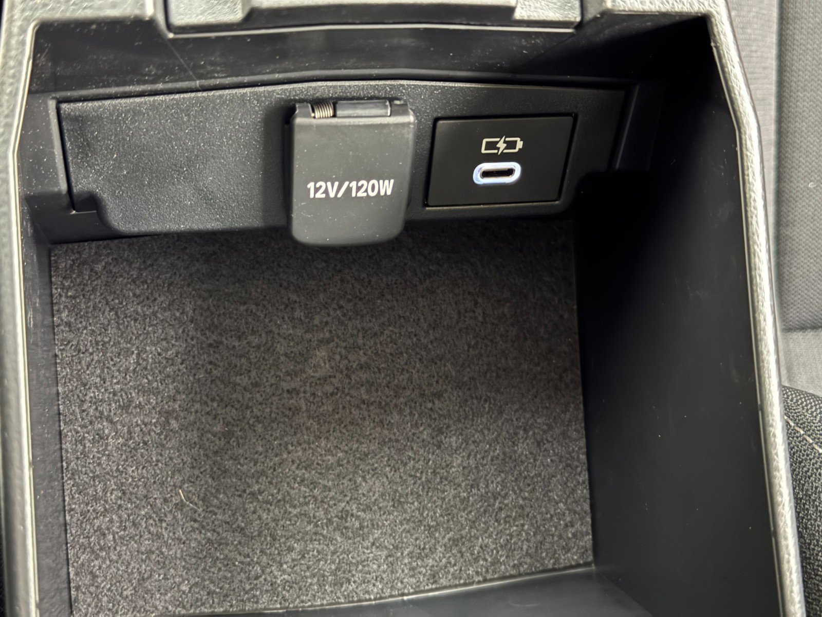 Used 2025 Toyota Corolla LE image 29