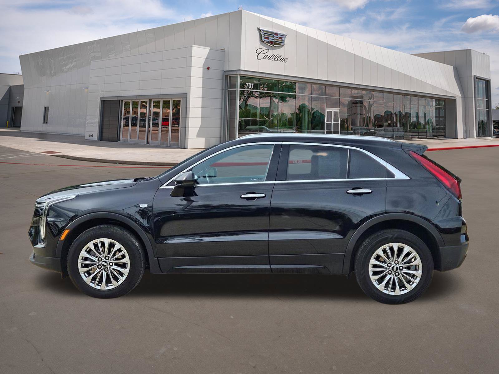 Certified 2024 Cadillac XT4 Premium Luxury FWD image 3