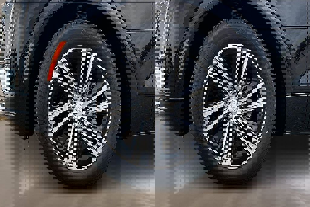 New 2026 Cadillac Lyriq Premium Luxury image 12